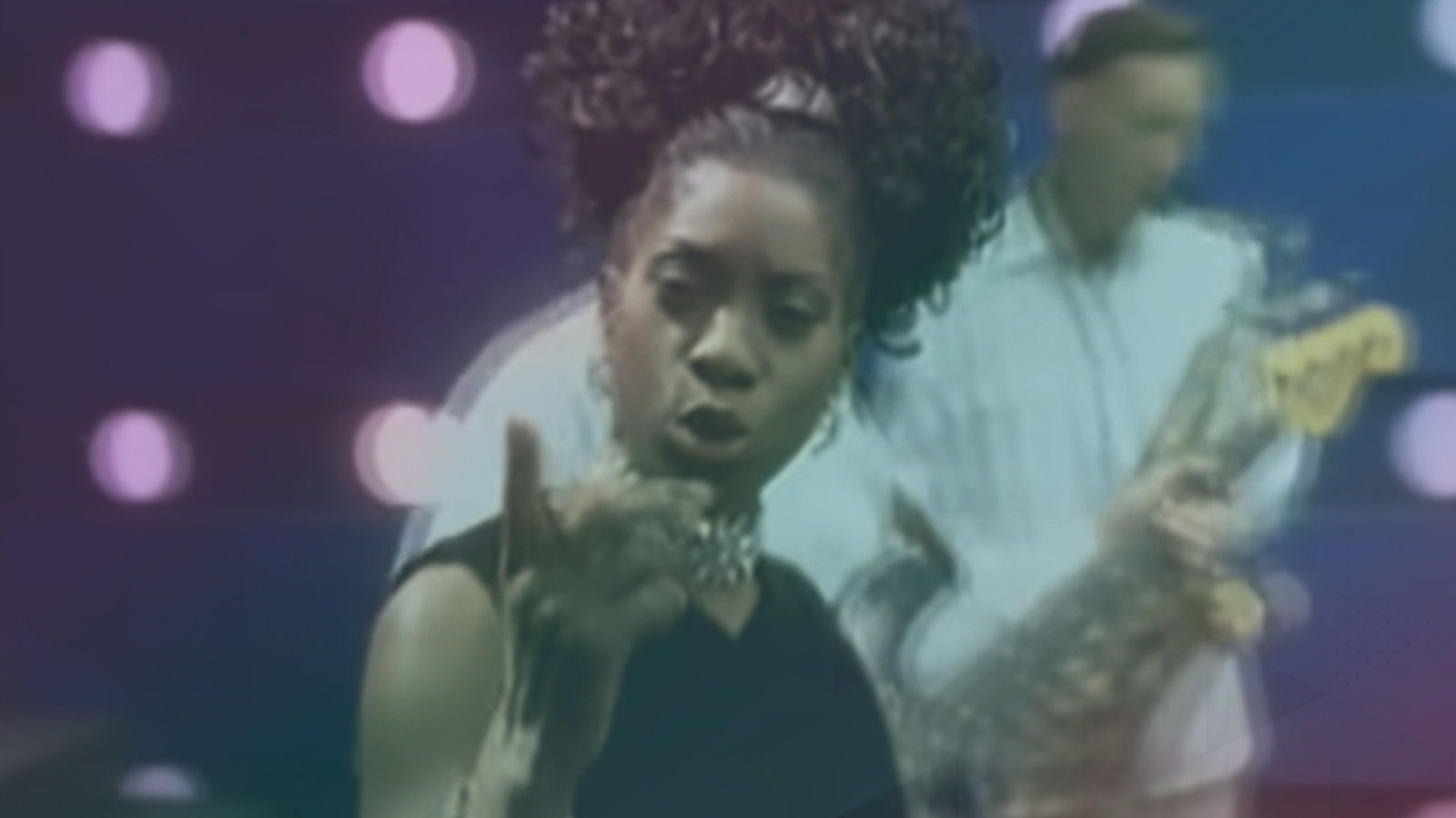 M People im Musikvideo zu "Moving on Up" (1993)