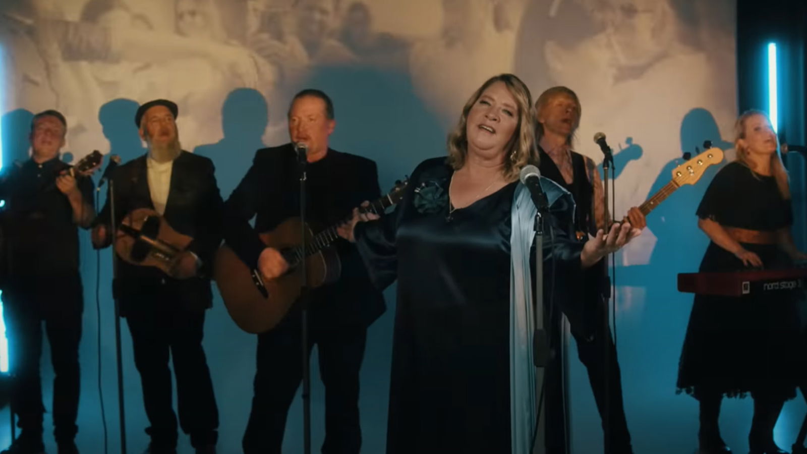 Die Kelly Family im Musikvideo zu "Those Were The Days"