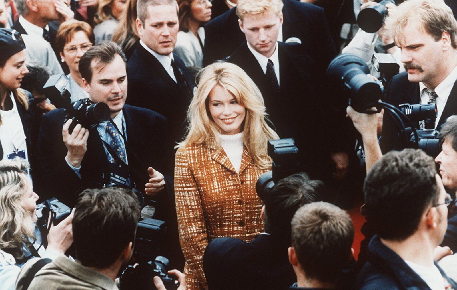 Claudia Schiffer (1996)