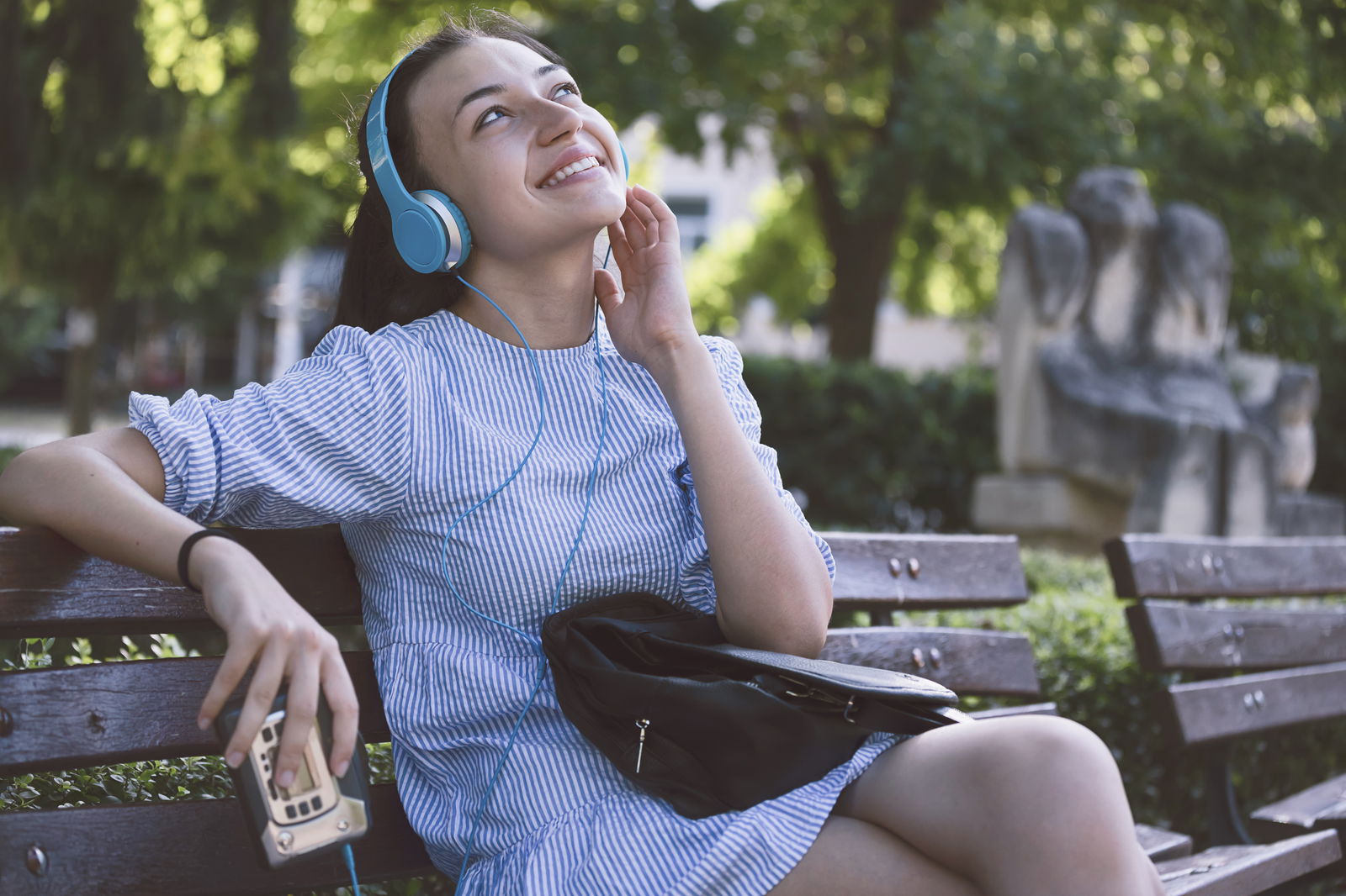 Mädchen mit Walkman