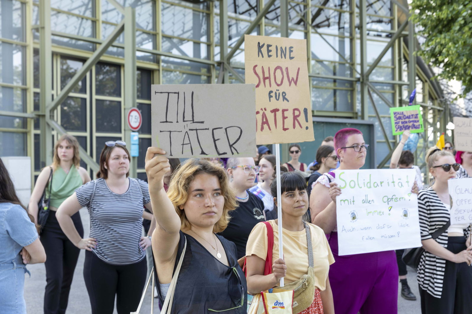 Demo gegen Rammstein Konzert im Olympiapark in München am 07.06.2023