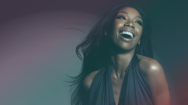 Brandy veröffentlicht ihr erstes Weihnachtsalbum 90s90s