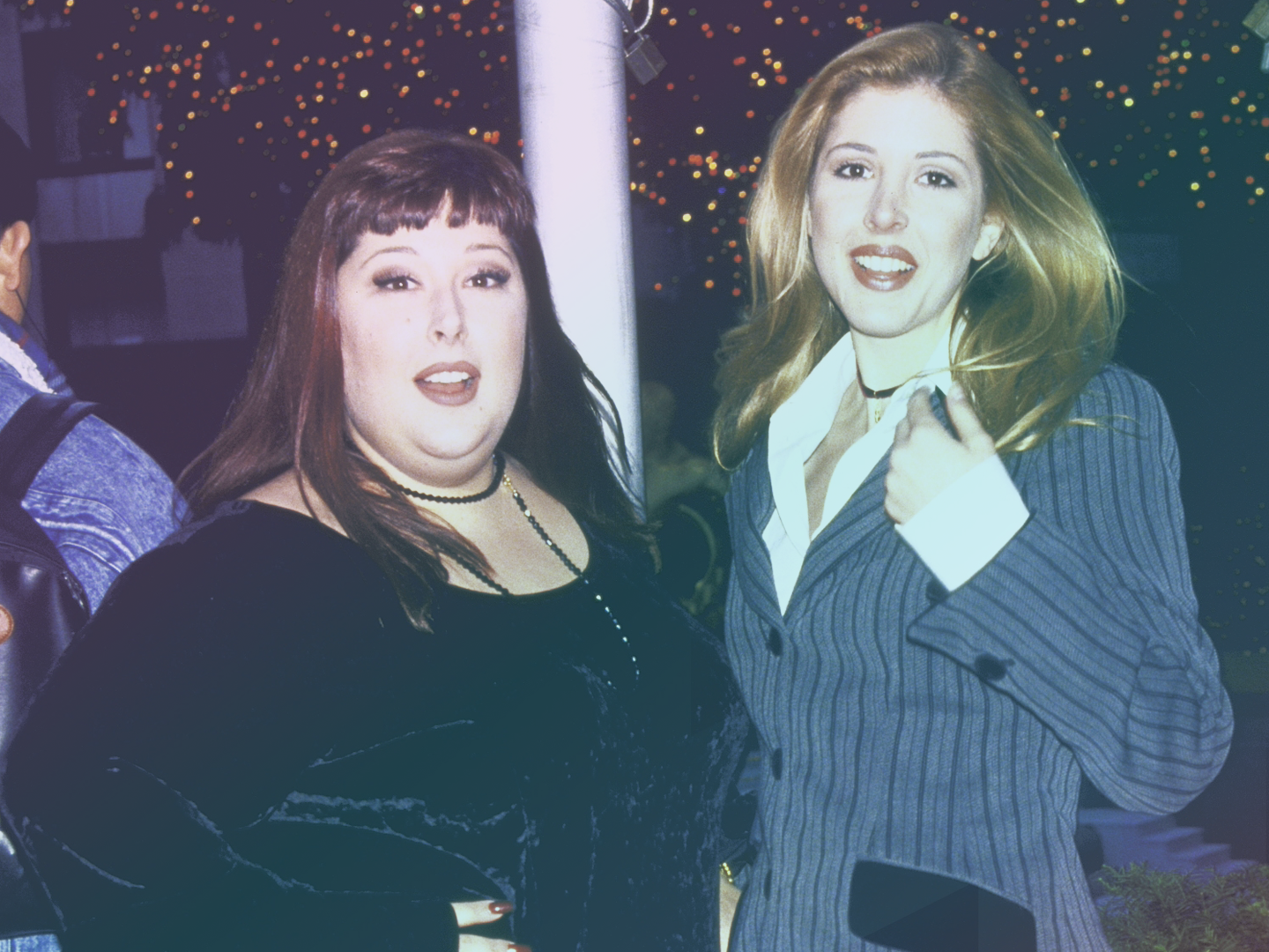 Carnie & Wendy Wilson - Hey Santa | 90s90s