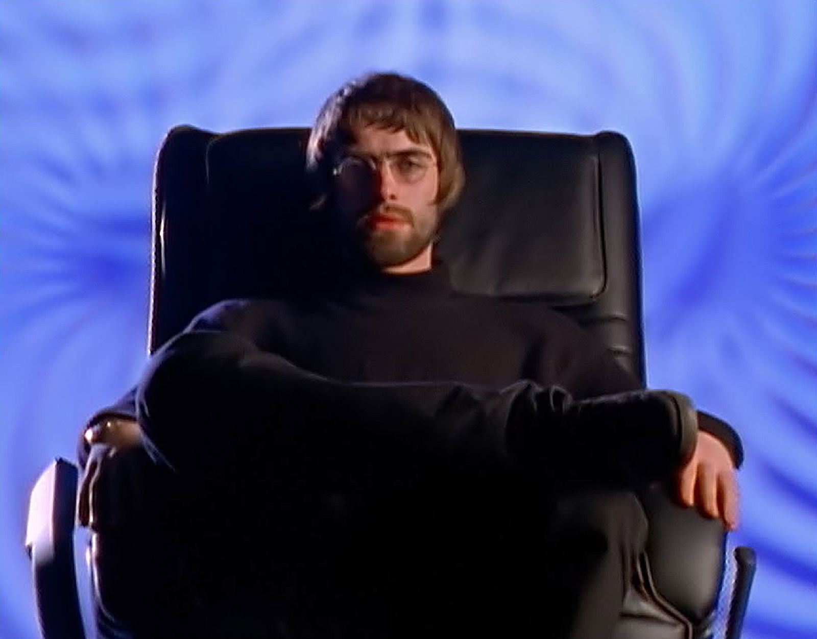 Musikvideo "Champagne Supernova" von Oasis