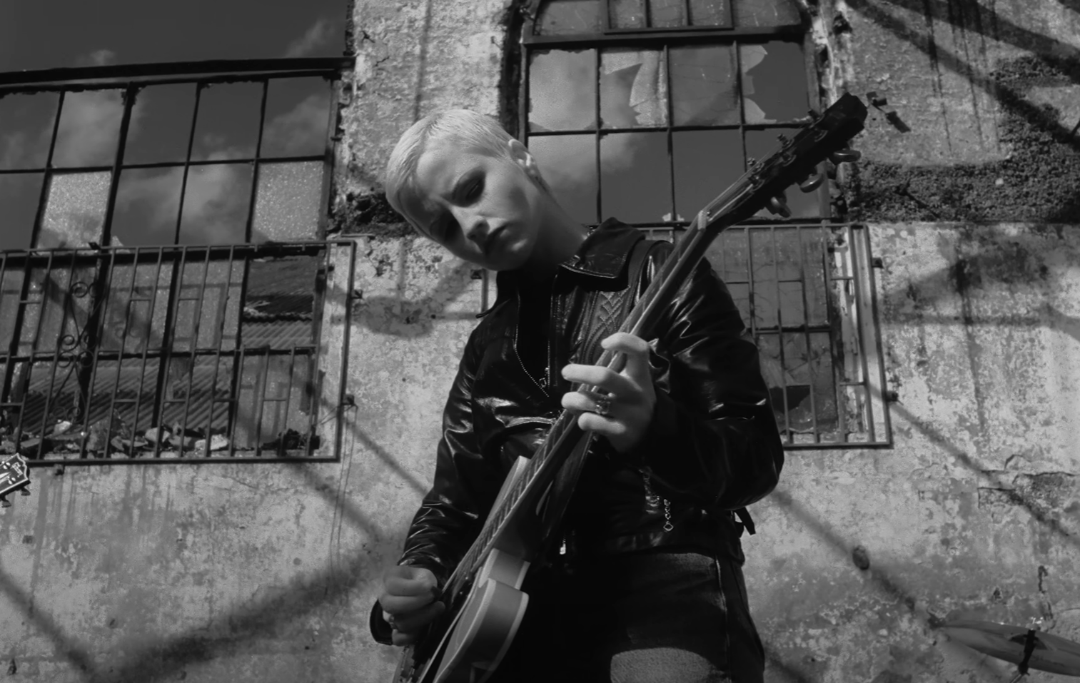 The Cranberries - Zombie (Official Music Video)