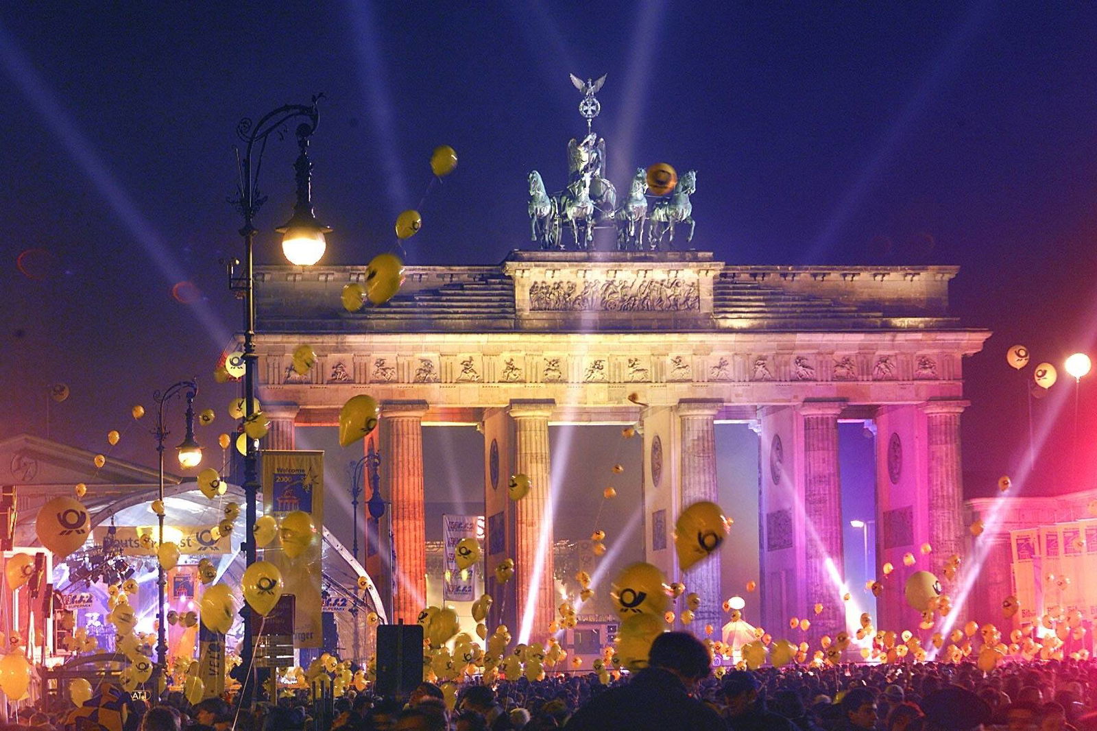 Silvesterparty in Berlin/ Brandenburger Tor 1999/2000