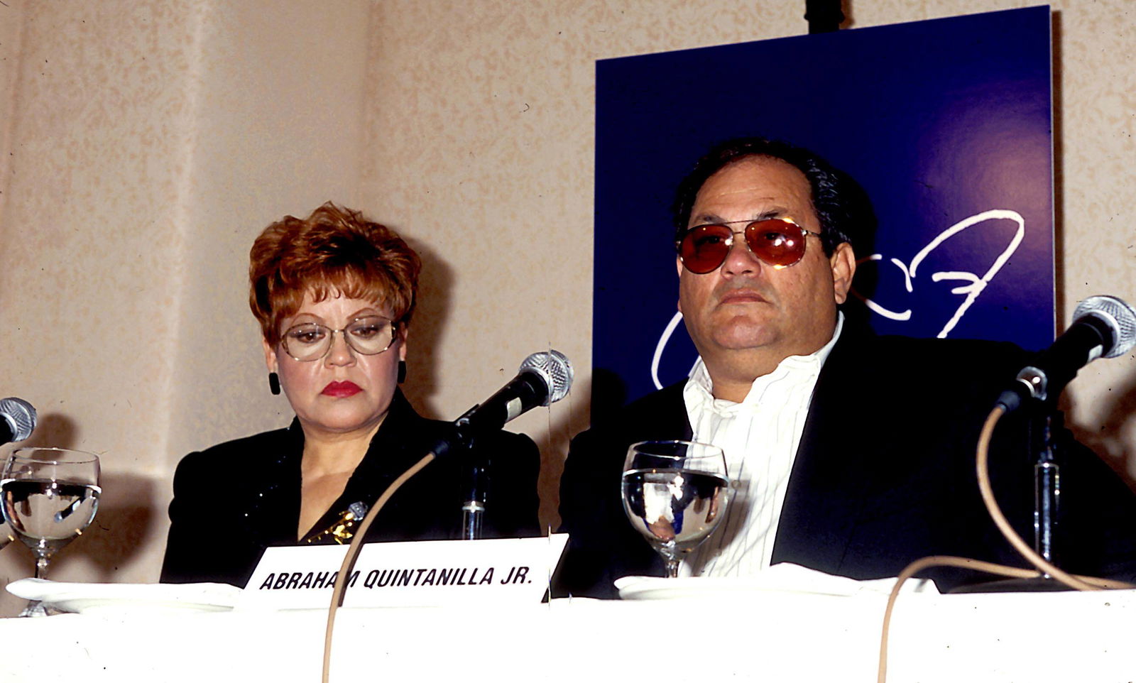 Selenas Eltern (bei einer Pressekonferenz 2011)