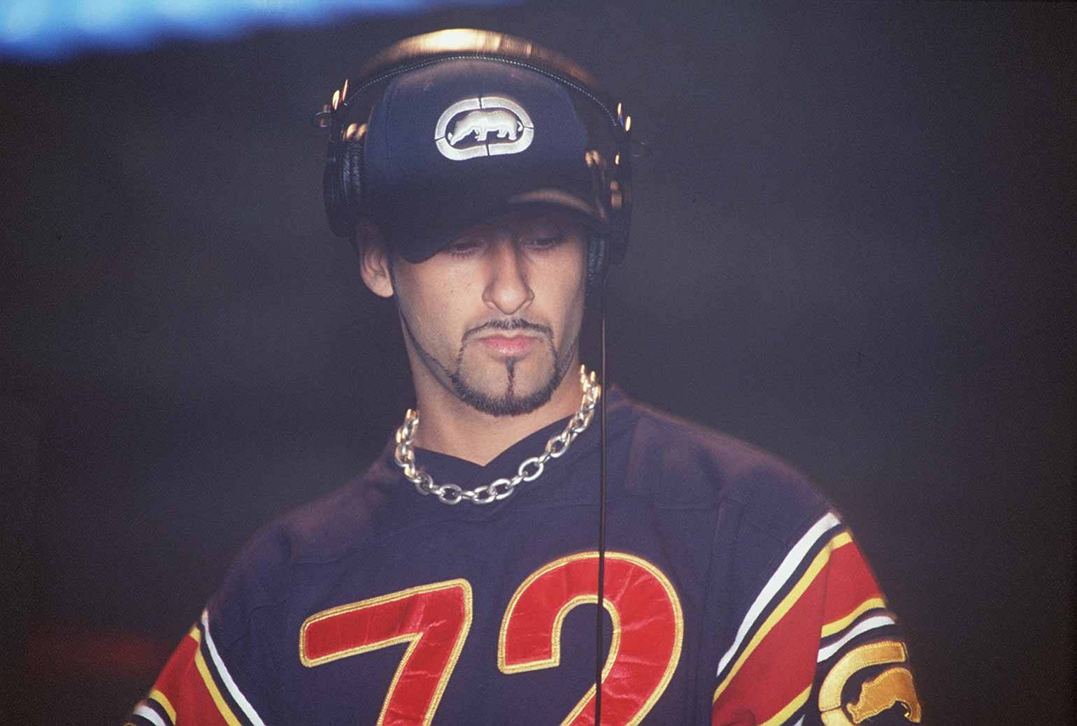  DJ ARMAND VAN HELDEN