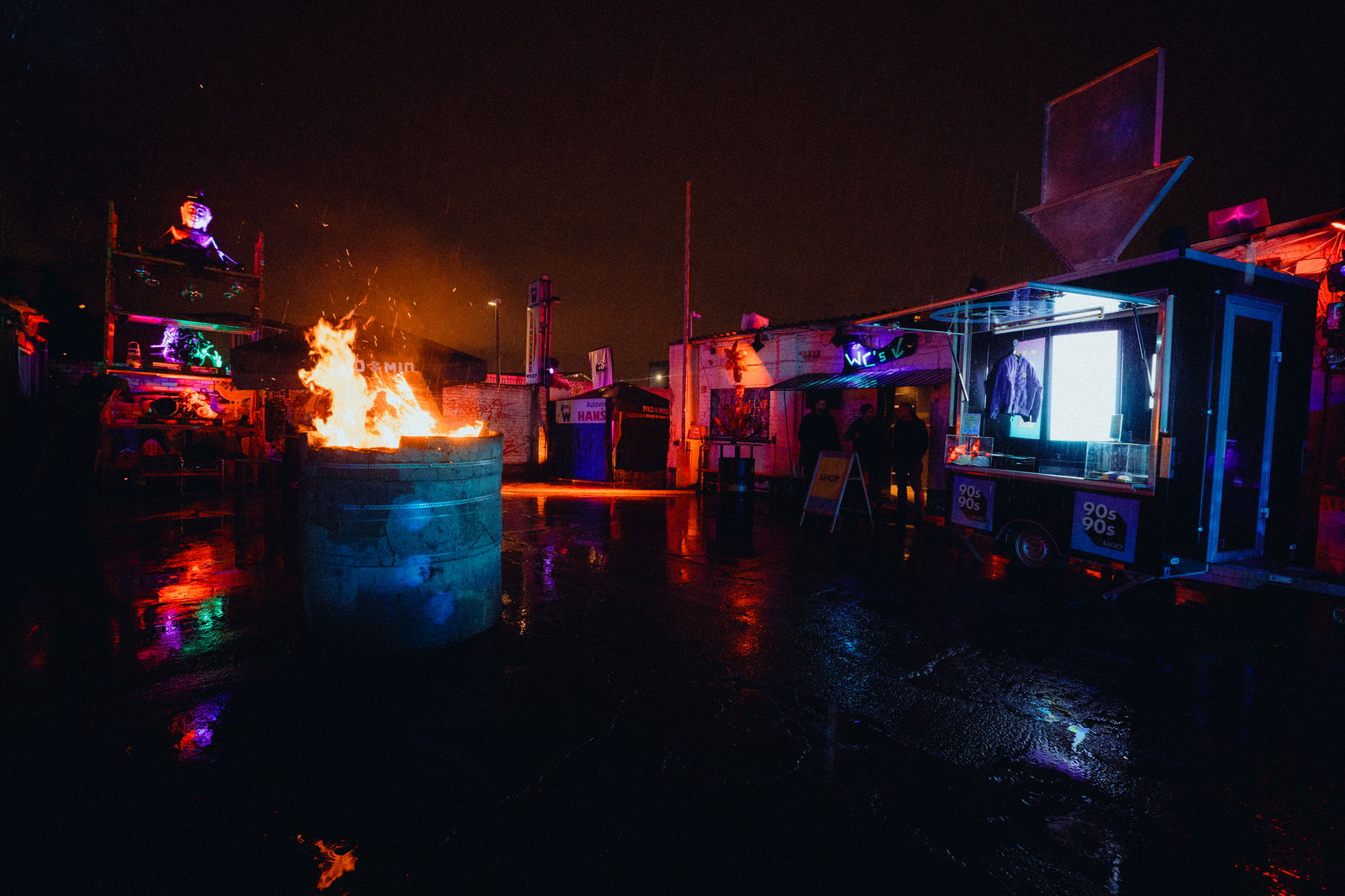 Außenbereich vom Schrotty bei der 90s90s Club Session