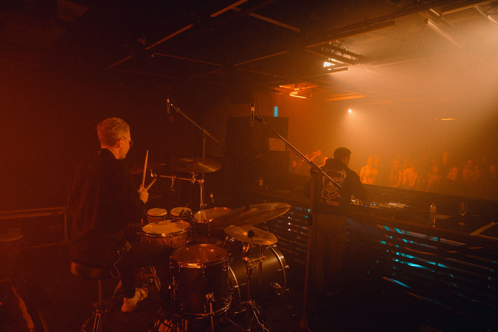 Perkussionist Tim und Tom Wax bei der 90s90s Club Session