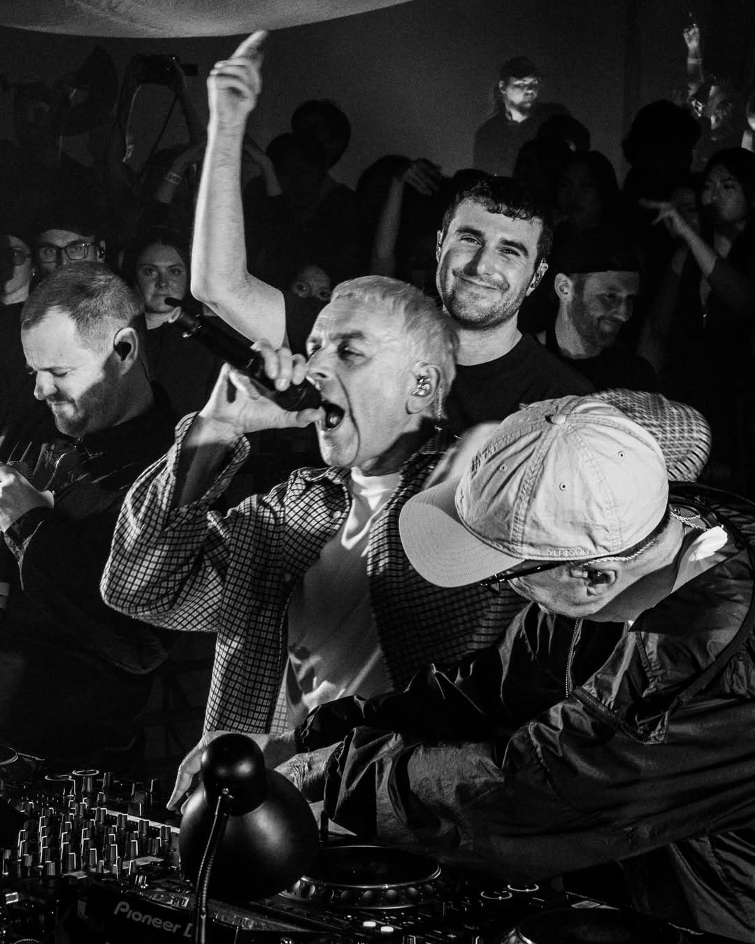 Fred Again.. x Mike Skinner (The Streets) x Underworld (2026)