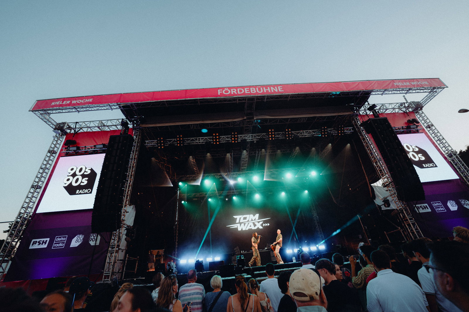 90s90s Club Stage auf der Kieler Woche 2026 | Tom Wax feat. Astrid Kunst