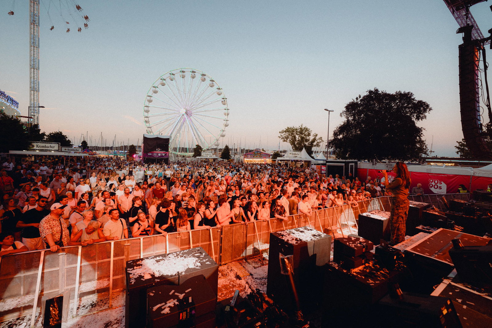 90s90s Club Stage auf der Kieler Woche 2026 | Tom Wax feat. Astrid Kunst
