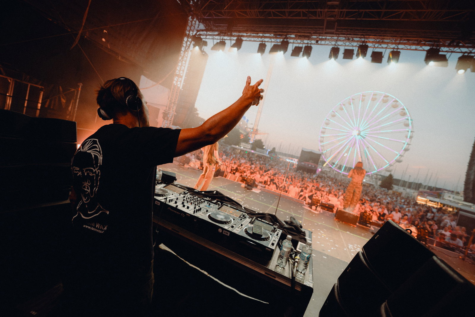 90s90s Club Stage auf der Kieler Woche 2026 | Tom Wax feat. Astrid Kunst