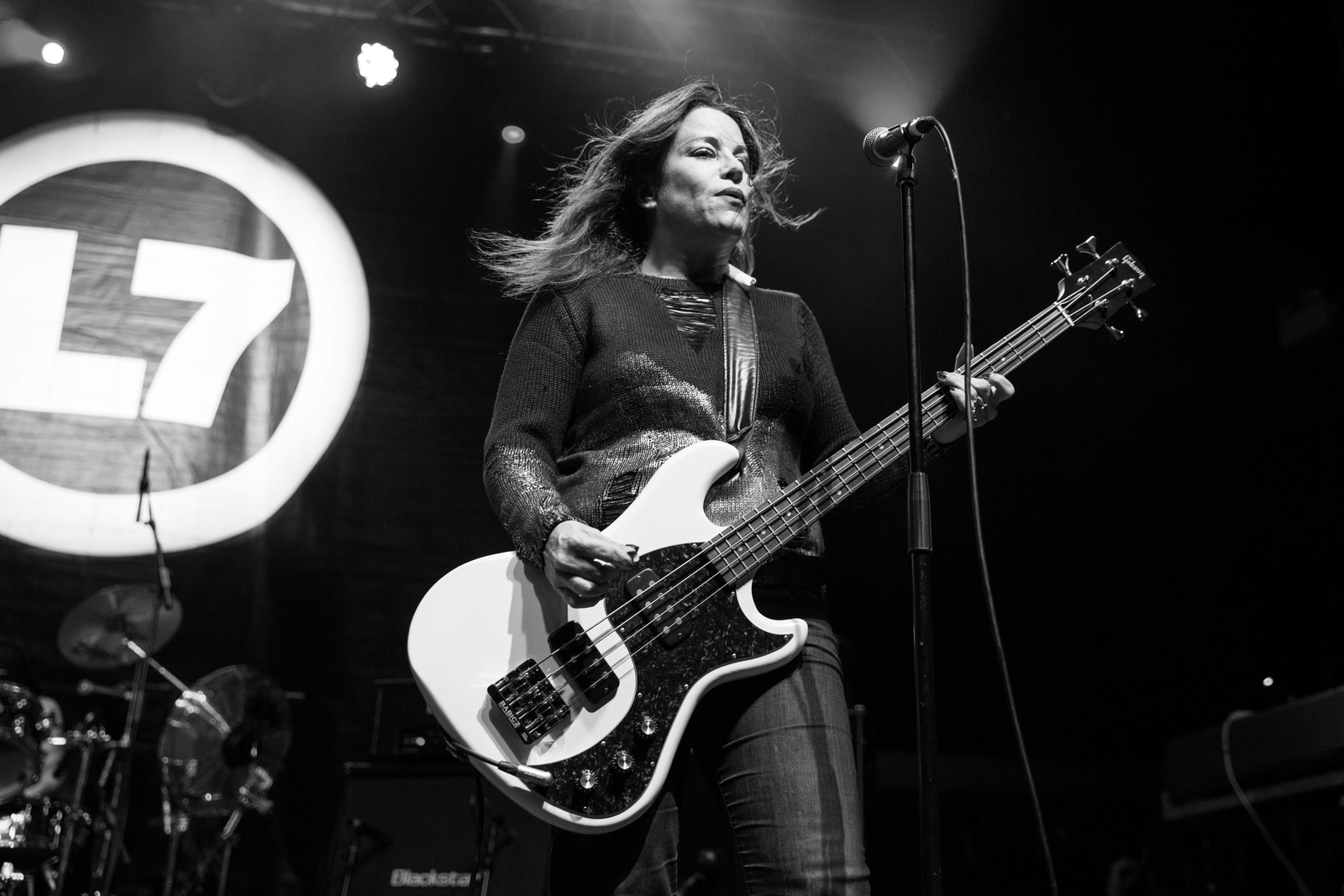 Jennifer Finch (L7)