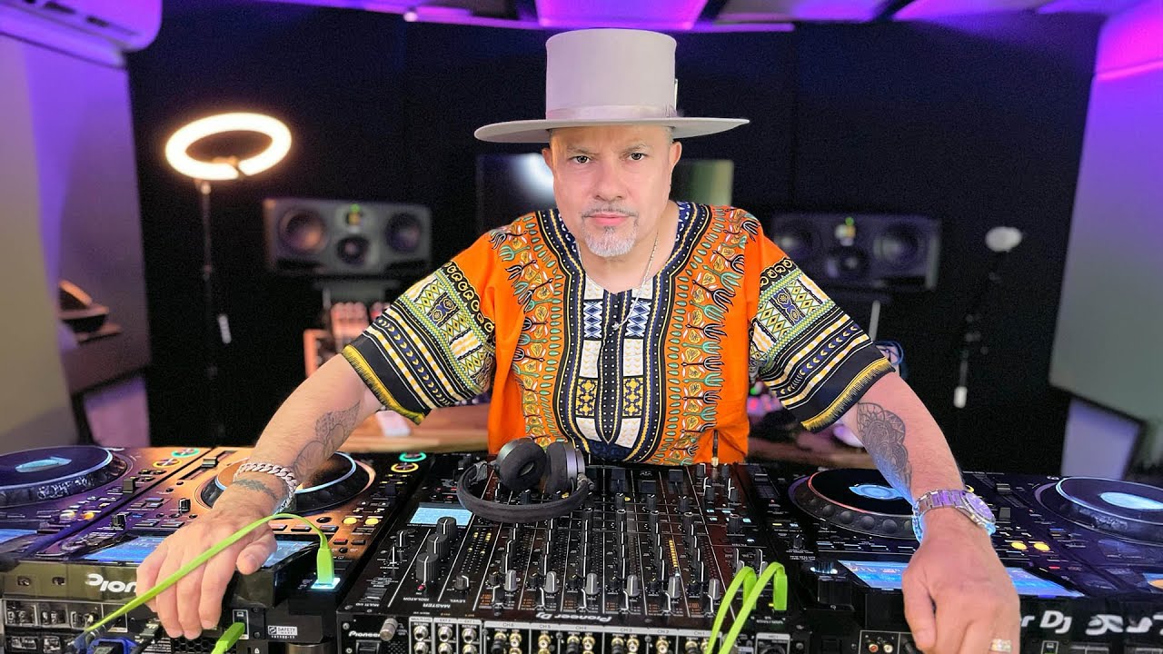 Louie Vega - Deep House Music Summer Mix (Live from theHUB. Ibiza)