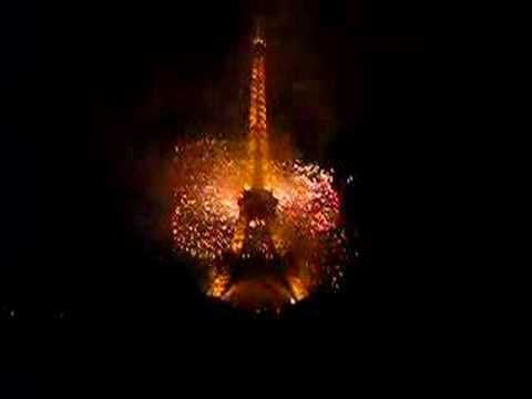 Feu D'artifice  Fireworks Tour Eiffel  Paris Tower