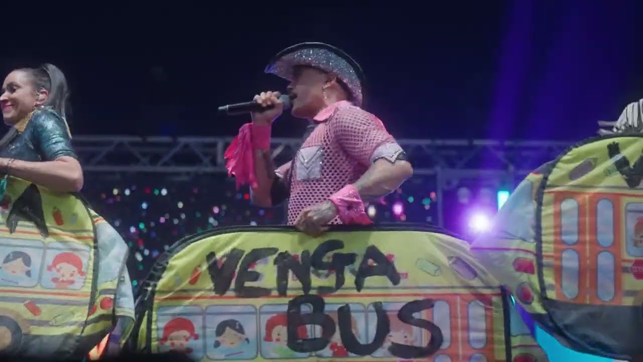 This is what happened when the VengaBus came to DLXXII 🚌