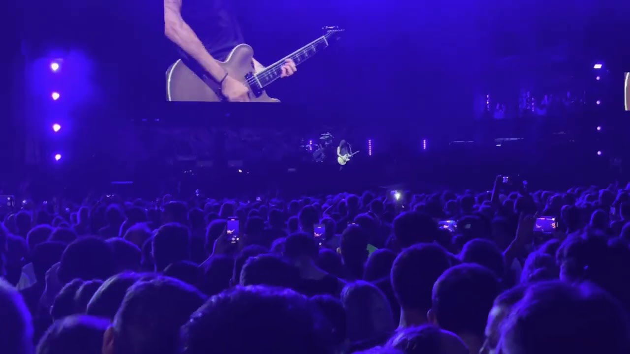 Foo Fighters - Everlong (Dave Grohl solo) - Taylor Hawkins Tribute Concert (09/03/22)