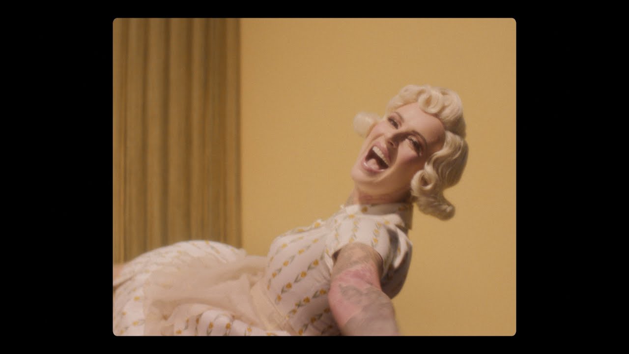 YAENNIVER feat Luci van Org - MÄDCHEN MÄDCHEN (Official Video)